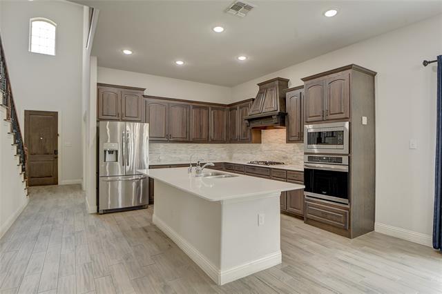 Building Photo - 805 Beeville Ct
