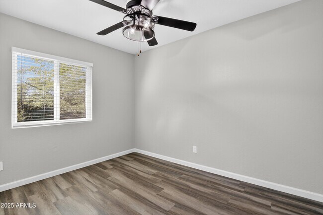 Building Photo - 1110 N 10th St