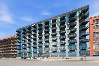 Building Photo - 2 Bed, 1.5 Bath With Garage Parking Included