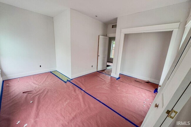Building Photo - 527 N Prow Ave