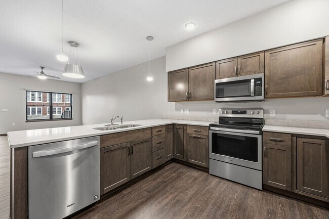 Building Photo - Large Townhome In Kingston Neighborhood Just Blocks From Downtown