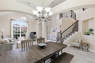 Building Photo - 2122 Trickling Creek Dr