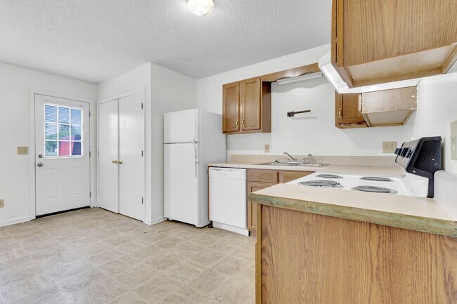 Building Photo - 289 Stateline Road - Oak Grove