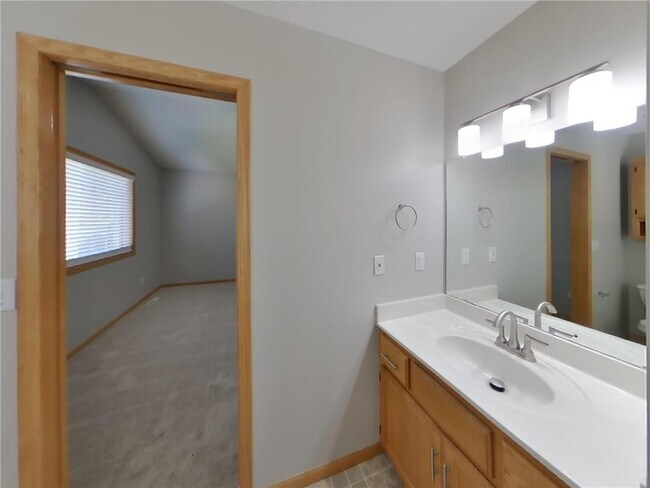 Building Photo - 10420 Karston Ave NE