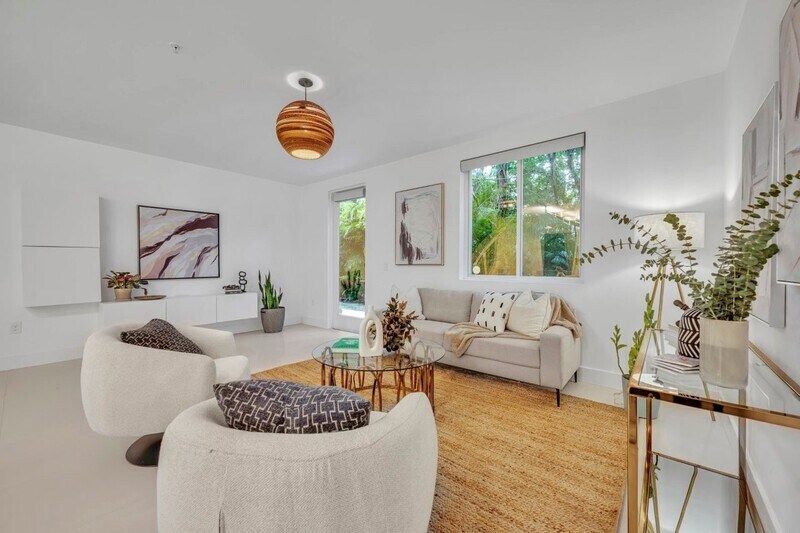 Building Photo - 438 W Swoope Ave