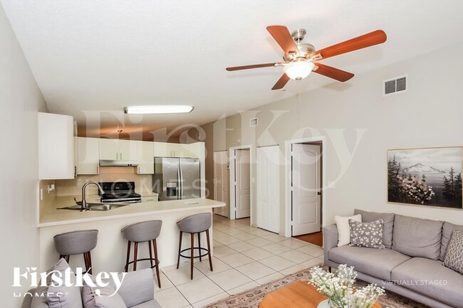 Building Photo - 15565 SW 138th Ave