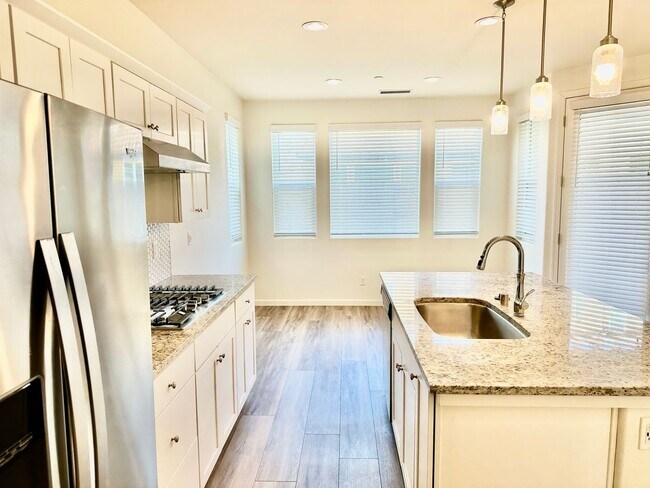 Building Photo - Newly Built 3/2.5 Bonadelle Home in Riverstone Community