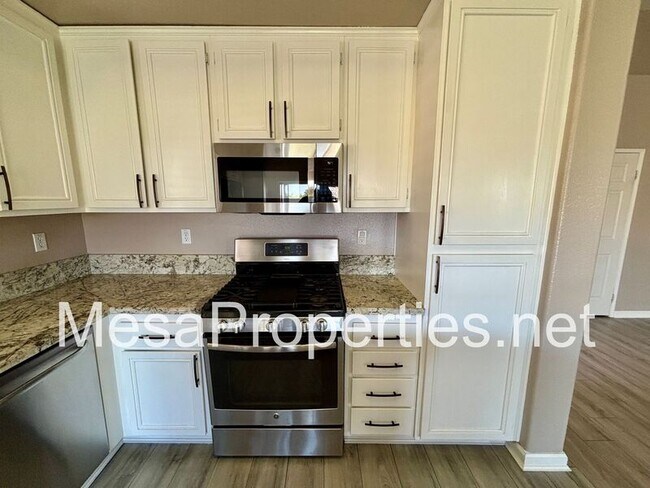 Building Photo - 15389 Megan Ct
