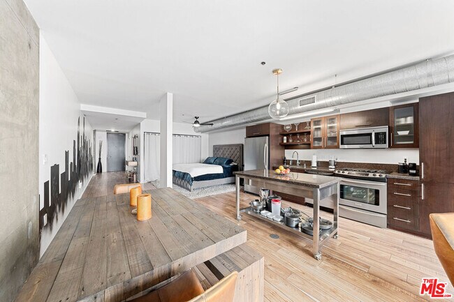 Building Photo - 1111 S Grand Ave