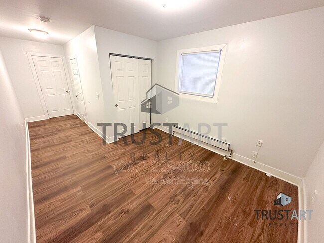 Building Photo - 4722 Longshore Ave