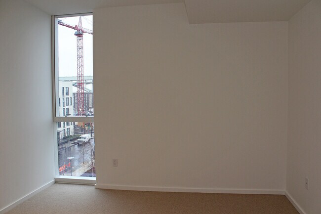 Building Photo - Unrivaled Cosmopolitan Condo w/Breathtaking City & River Views