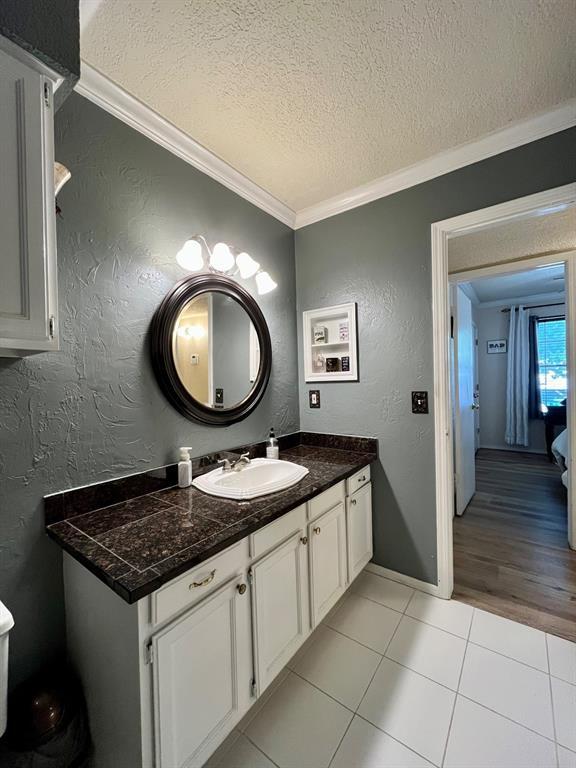 Building Photo - 3200 W Britton Rd