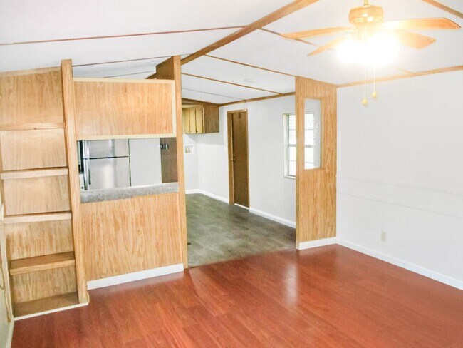 Building Photo - 2 Bedroom 1 Bathroom Manufactured  Home Rental