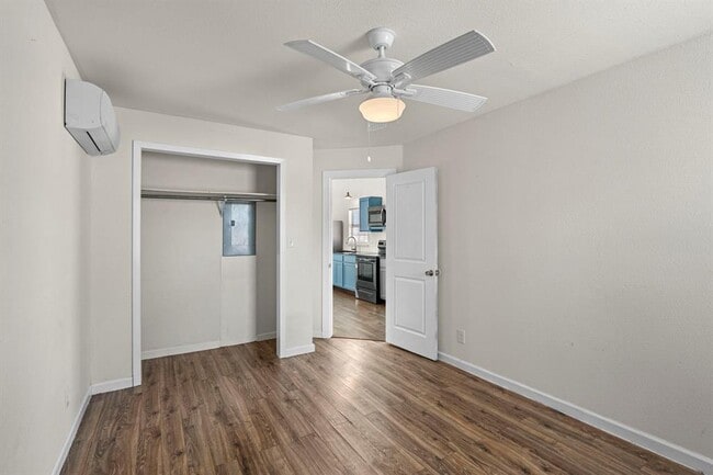 Building Photo - 13415 Crane Rd