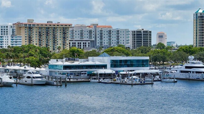 Building Photo - 101 S Gulfstream Ave