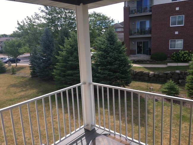 Building Photo - 261-267 Meadowside Dr