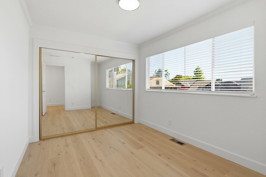 Building Photo - 1104 Lautrec Ter