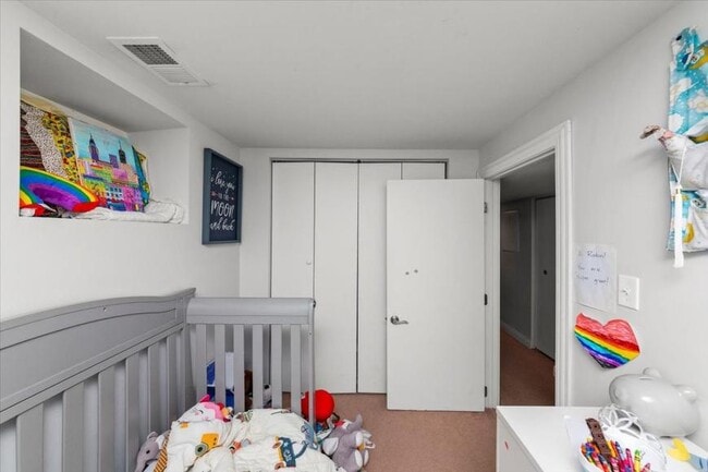 Building Photo - 3 bedroom in Chicago IL 60647