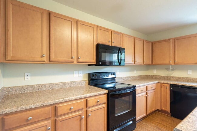 Building Photo - Available July 10th! Immaculate 3-Bedroom Home with Modern Updates