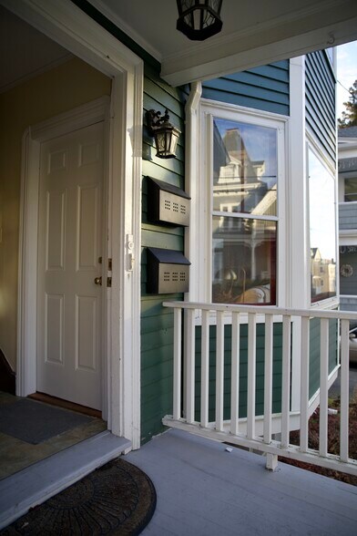 Building Photo - 4 Newport Ave