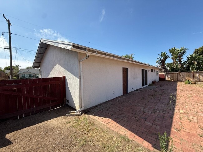 Building Photo - 1741 Lahoud Dr