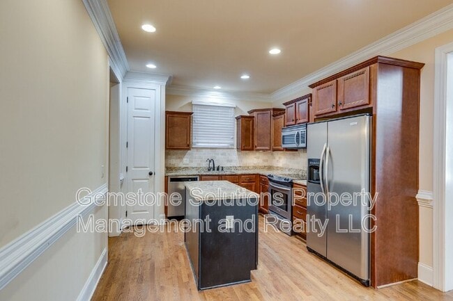 Building Photo - 3012 Americus Dr