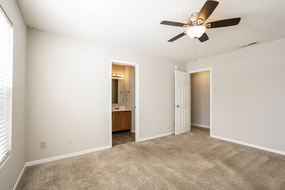 Building Photo - 10860 Wymm Ln