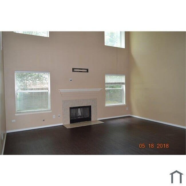 Building Photo - 815 Hillock Bluff Cir