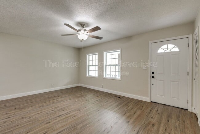 Building Photo - 1104 Indian Ave