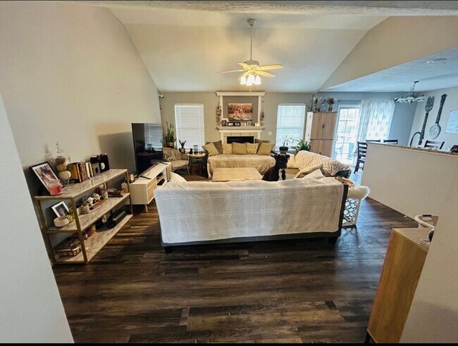 Building Photo - 4060 W Mesa St