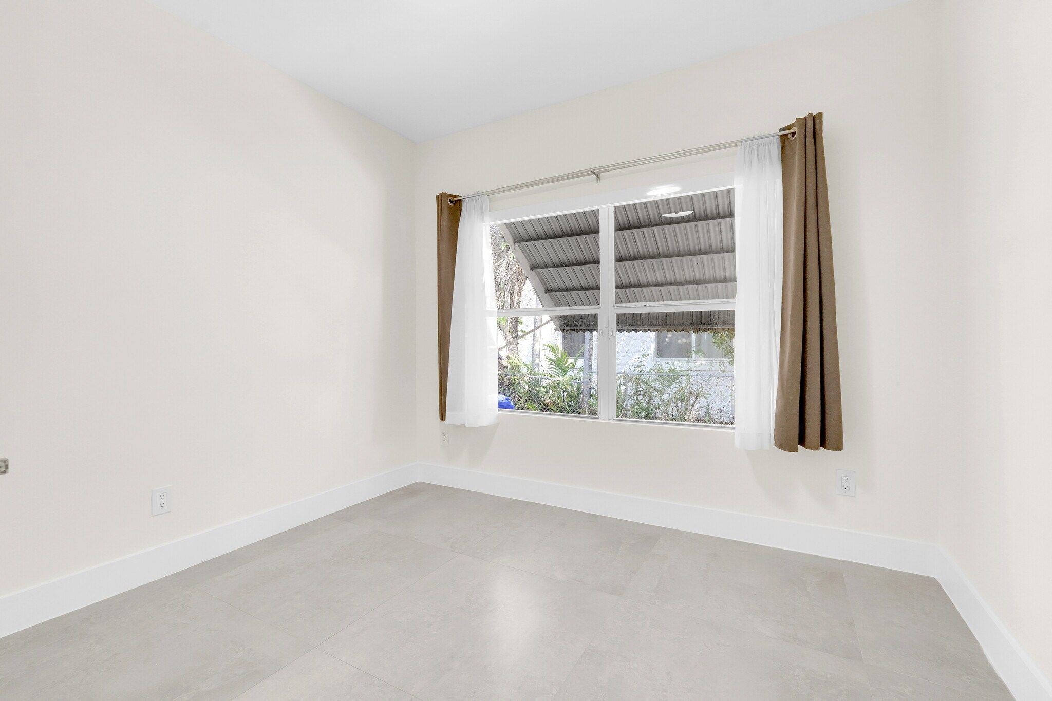 Building Photo - 52 NW 47th Ter