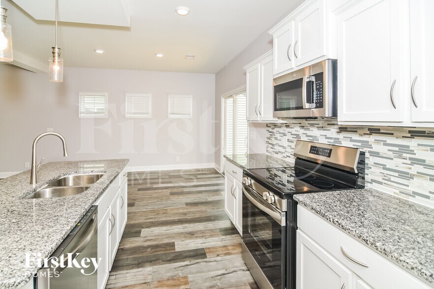 Building Photo - 1156 Charles Thomas Dr