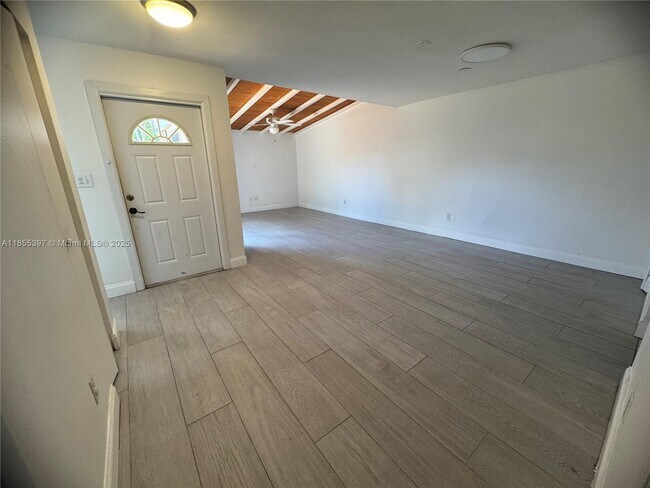 Building Photo - 6630 SW 112th Pl