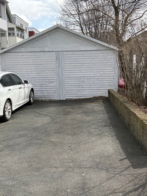 Building Photo - 76 Turner St