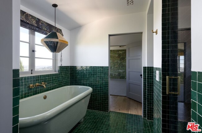 Building Photo - 4048 Farmouth Dr