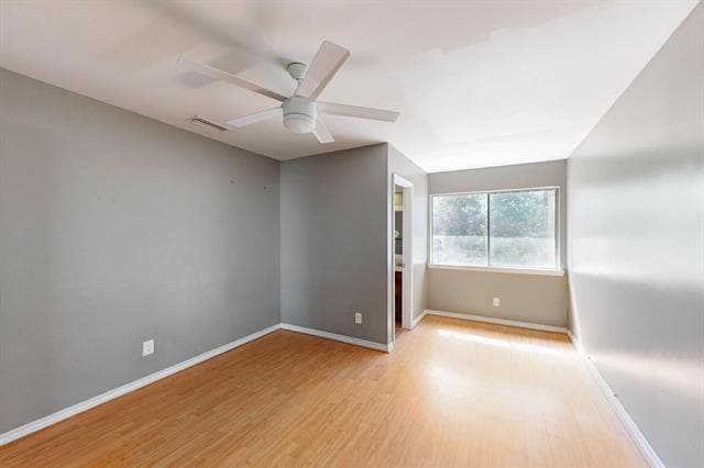 Building Photo - 3103 Lakeside Dr