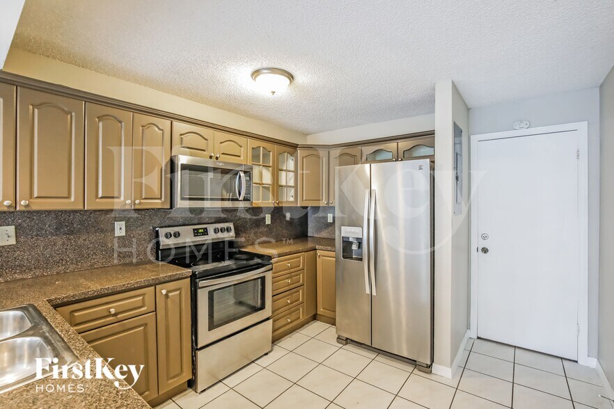 Building Photo - 18023 SW 139th Pl