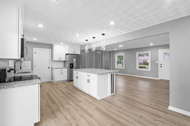 Building Photo - 4916 Orleans Dr