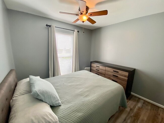 Building Photo - West AVL - Spacious Home in Scenic Bluff Subdivision