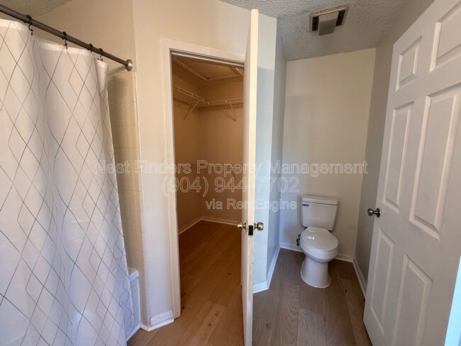 Building Photo - 3785 Union Pacific Dr E