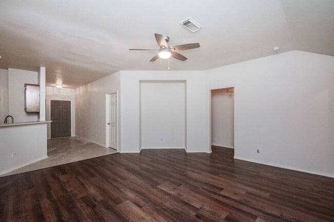 Building Photo - 2811 Eros Ln