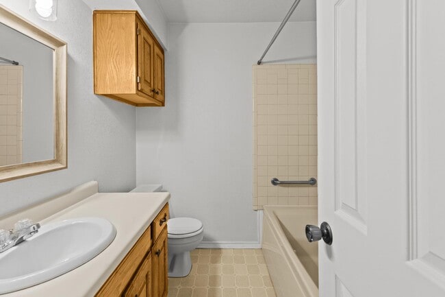 Building Photo - 6505 Towne Park Dr