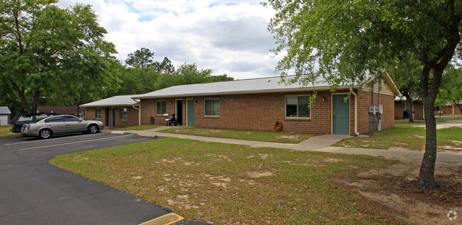 Building Photo - Gibb Oak Ridge Village