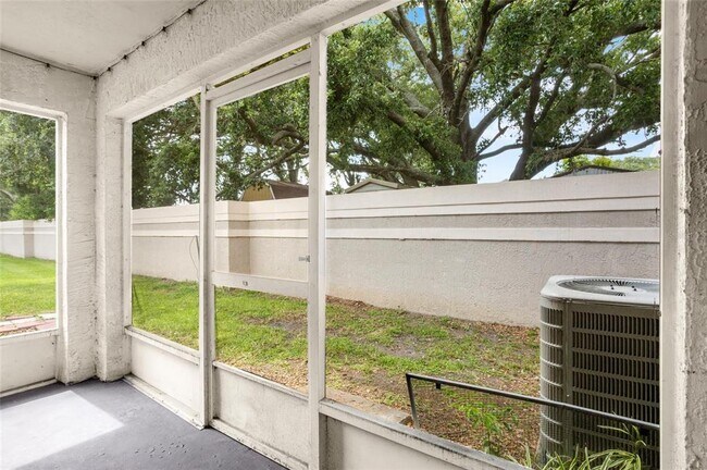 Building Photo - 1645 Windsor Oak Ct
