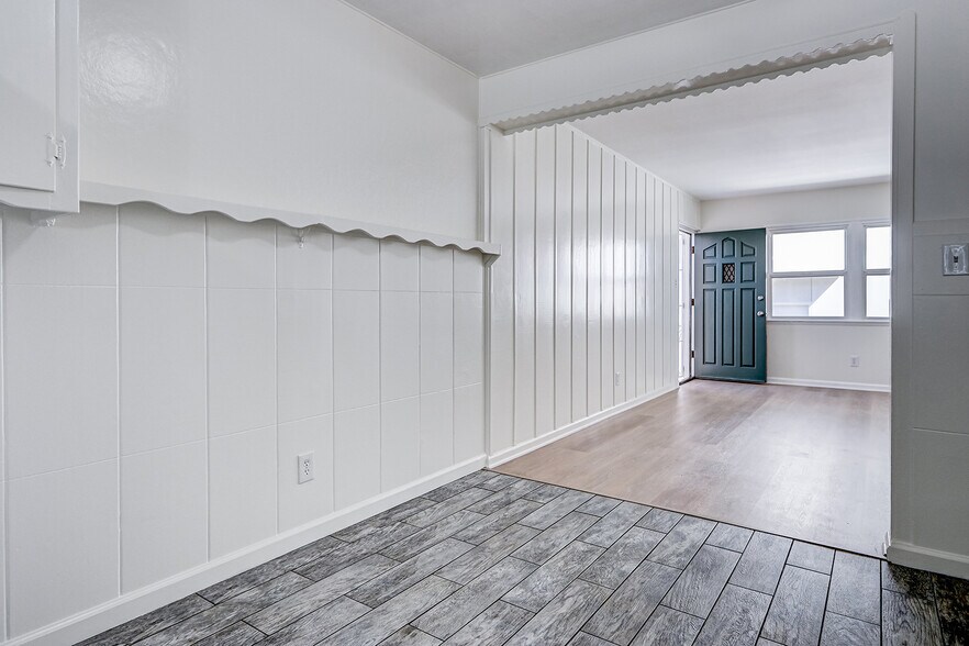 Building Photo - 2312 Grant Ave