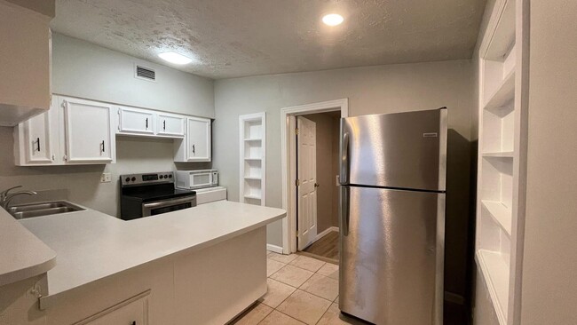 Building Photo - 6328 Delacy Rd
