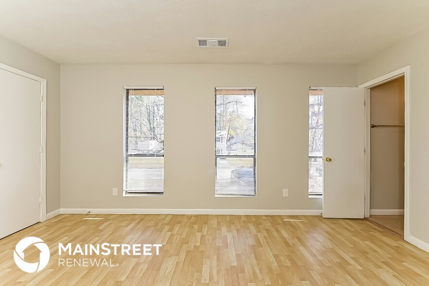 Building Photo - 7045 Birling Dr