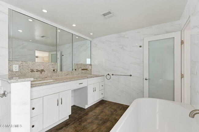 Building Photo - 4613 Reforma Rd