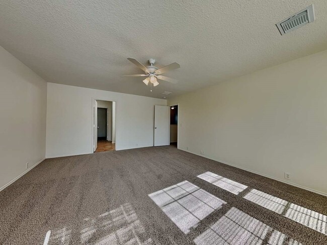 Building Photo - 4811 Russet Trail Ct