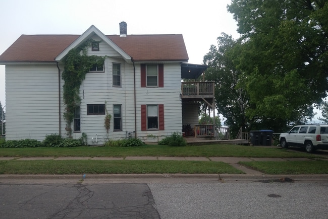 Building Photo - 325 N 10th Ave W